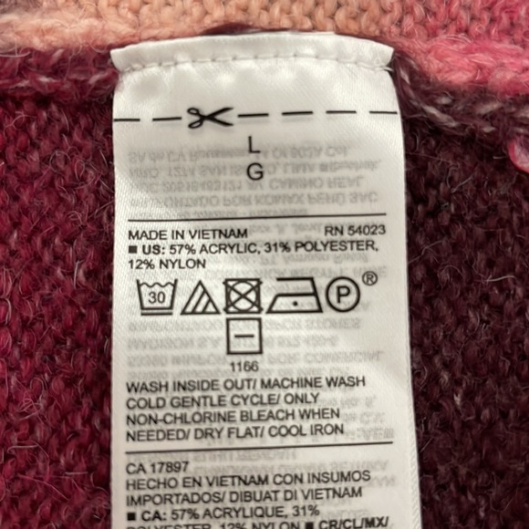 Old Navy Women's Sweater - Picture 6 of 6